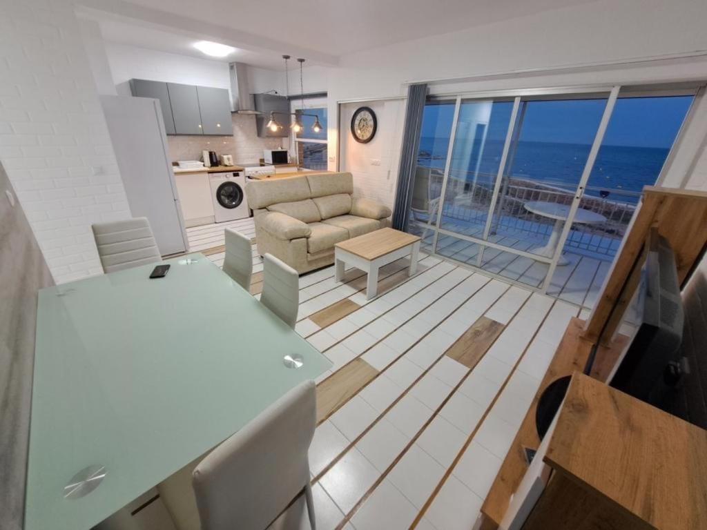 Beachfront Apartment - La Mata Торевиеха Екстериор снимка