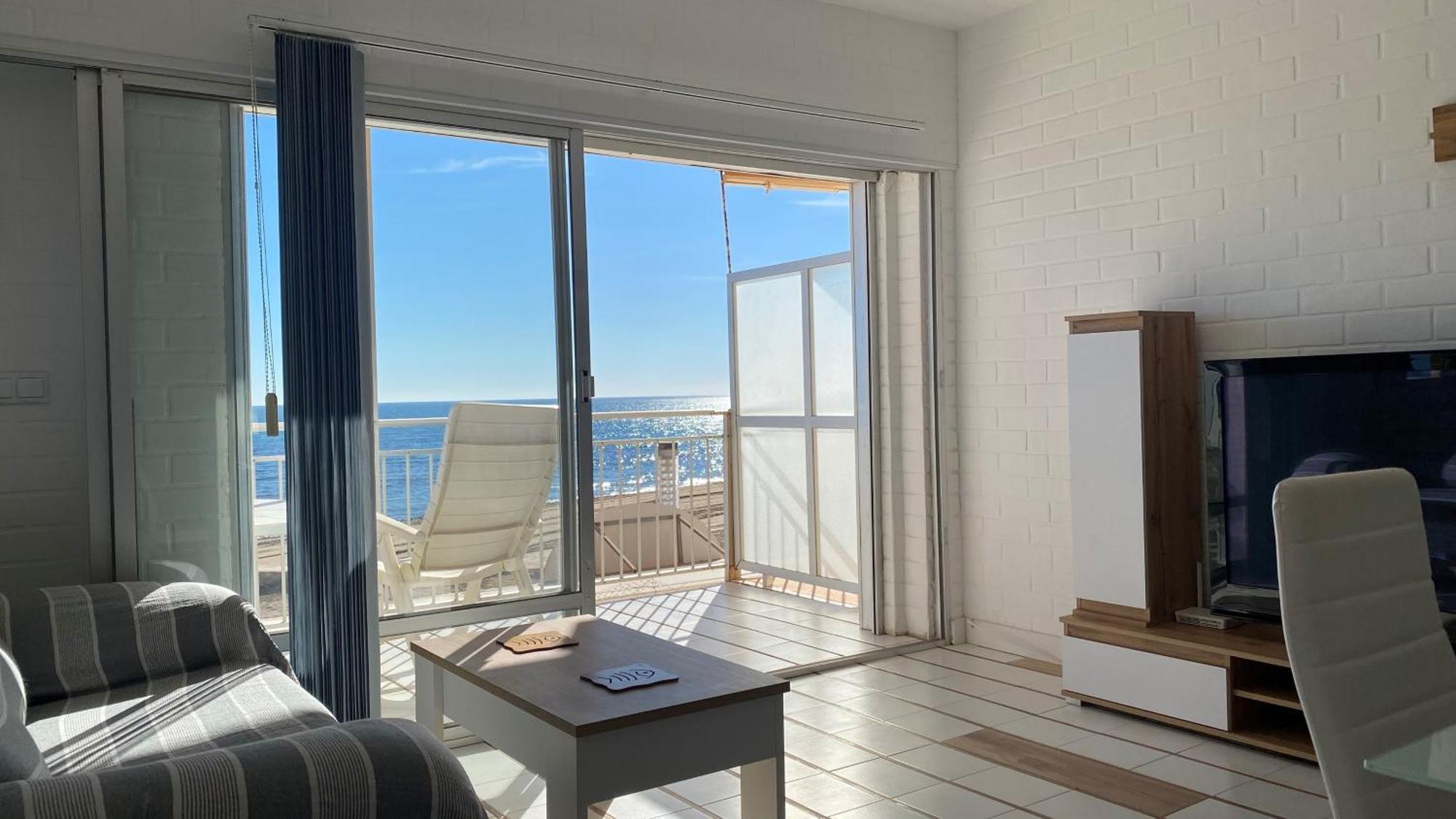 Beachfront Apartment - La Mata Торевиеха Екстериор снимка