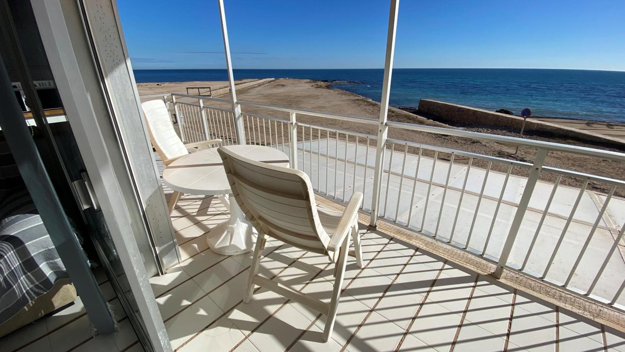Beachfront Apartment - La Mata Торевиеха Екстериор снимка